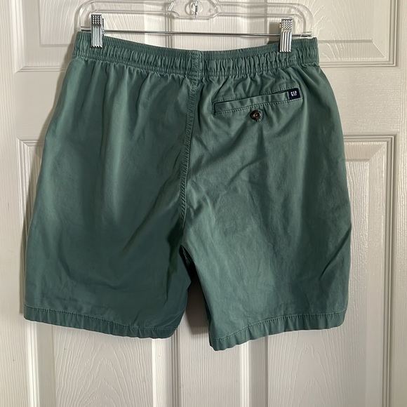 Gap Shorts - Picture 3 of 5